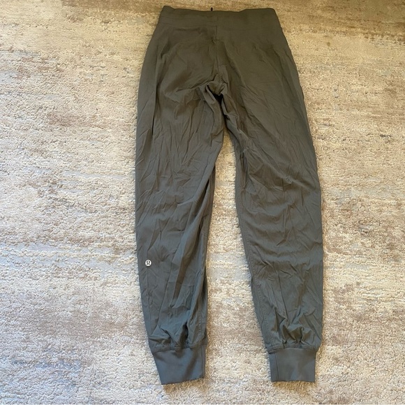 Lululemon Dance Studio Green Twill Joggers Pants Cuffed Tapered Leg Drawstring - Picture 5 of 10